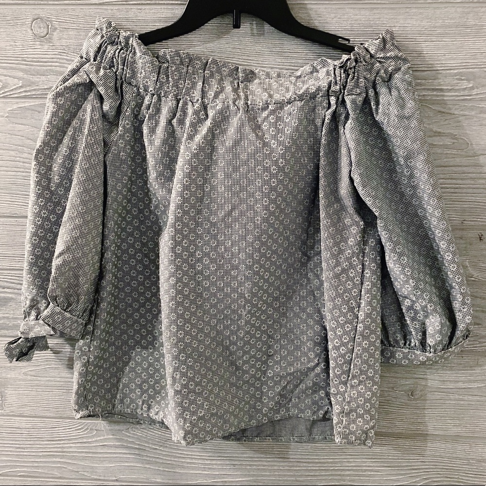 Final drop! Off the Shoulder Top | M / L